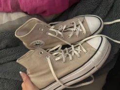 High Top Sneaker Größe 39