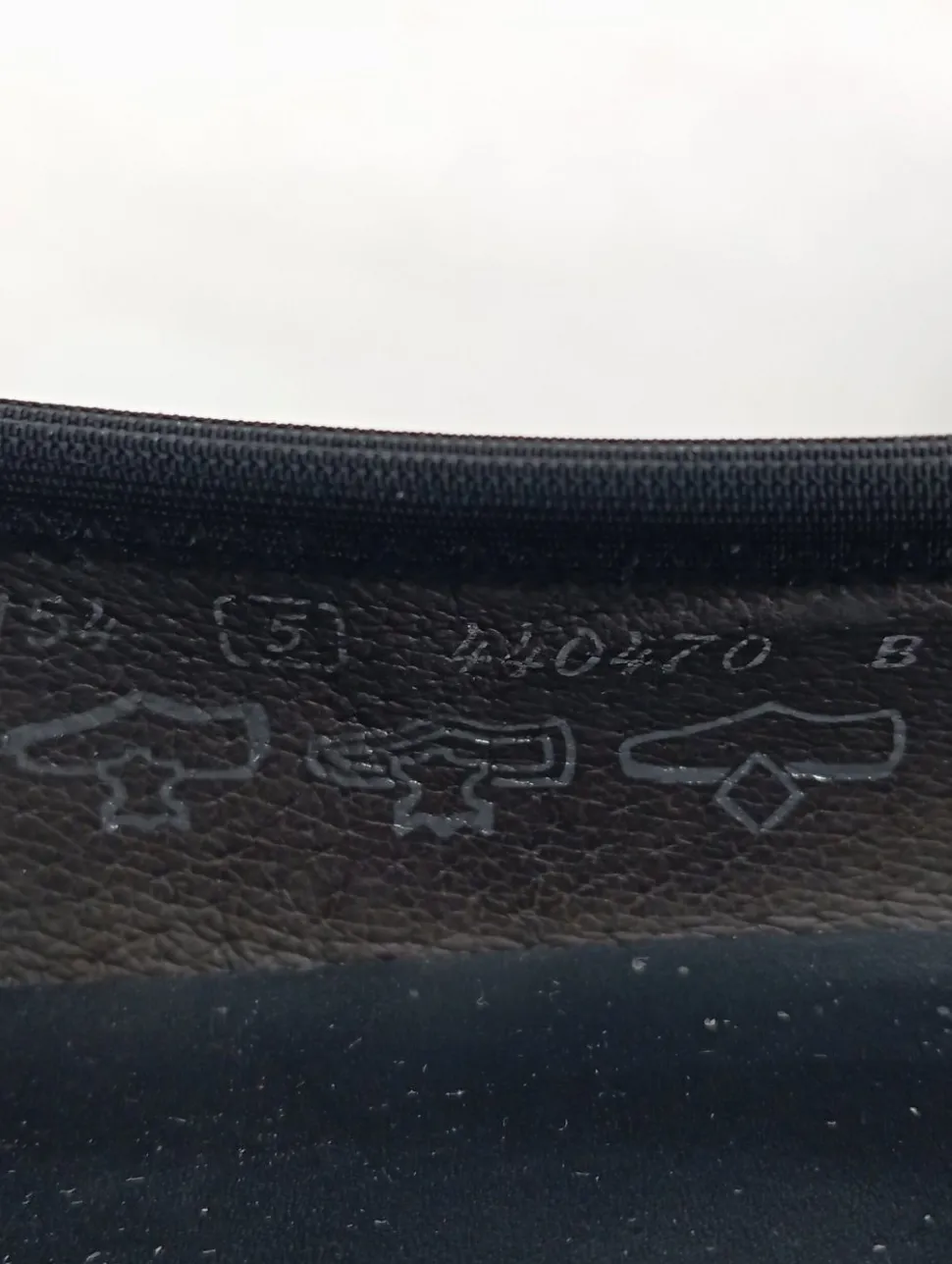 Hochfront-Pumps Größe 38