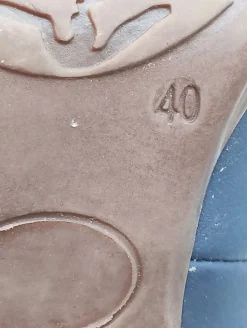 Hochfront-Pumps Größe 40