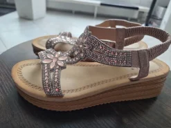 Plateau-Sandalen Größe 38