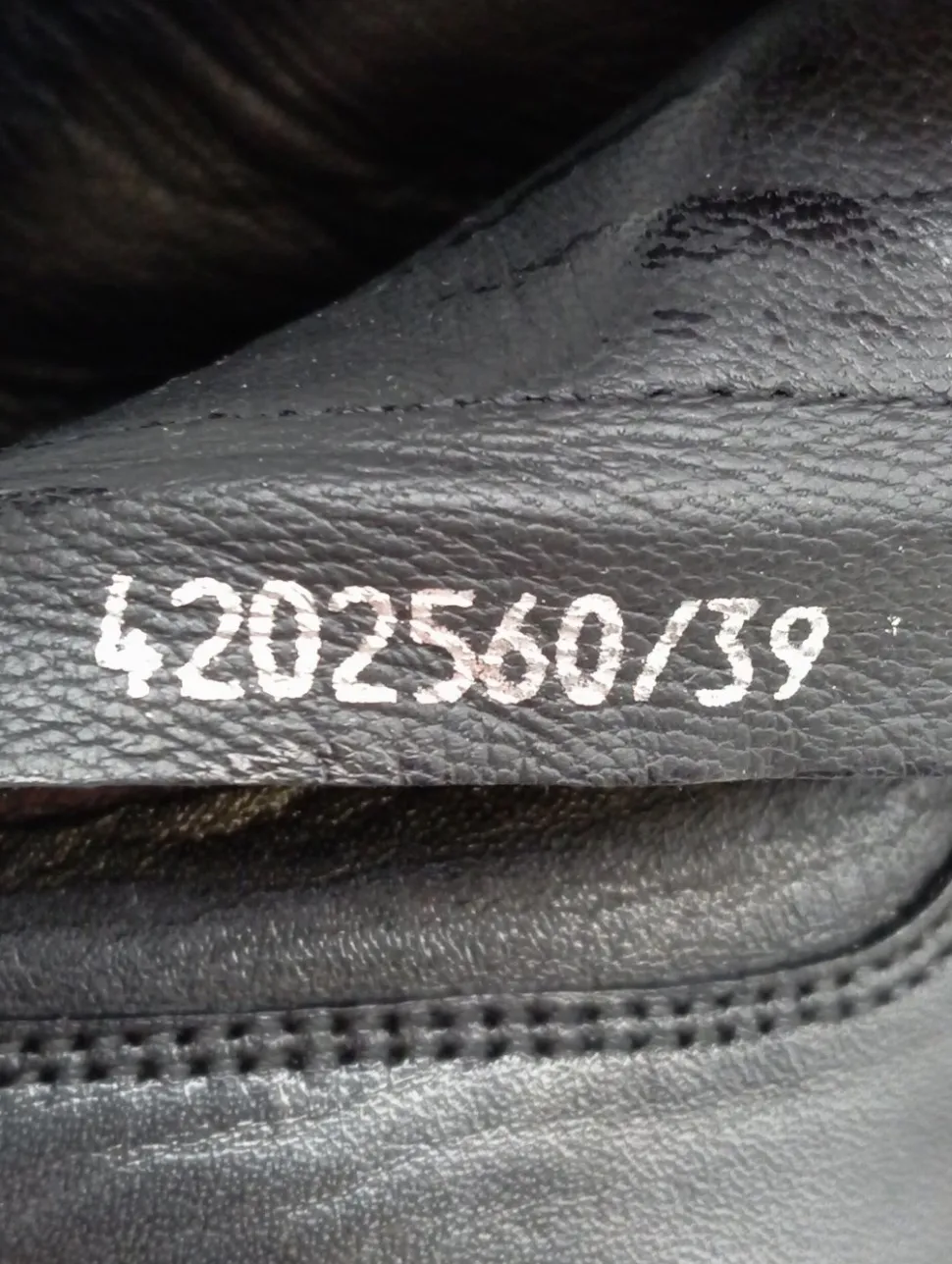 Reißverschluss-Stiefeletten Größe 39