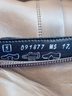 Reißverschluss-Stiefeletten Größe 38