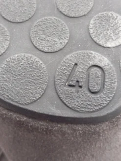 Reißverschluss-Stiefeletten Größe 40