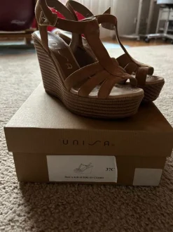 Sandalen Größe 37