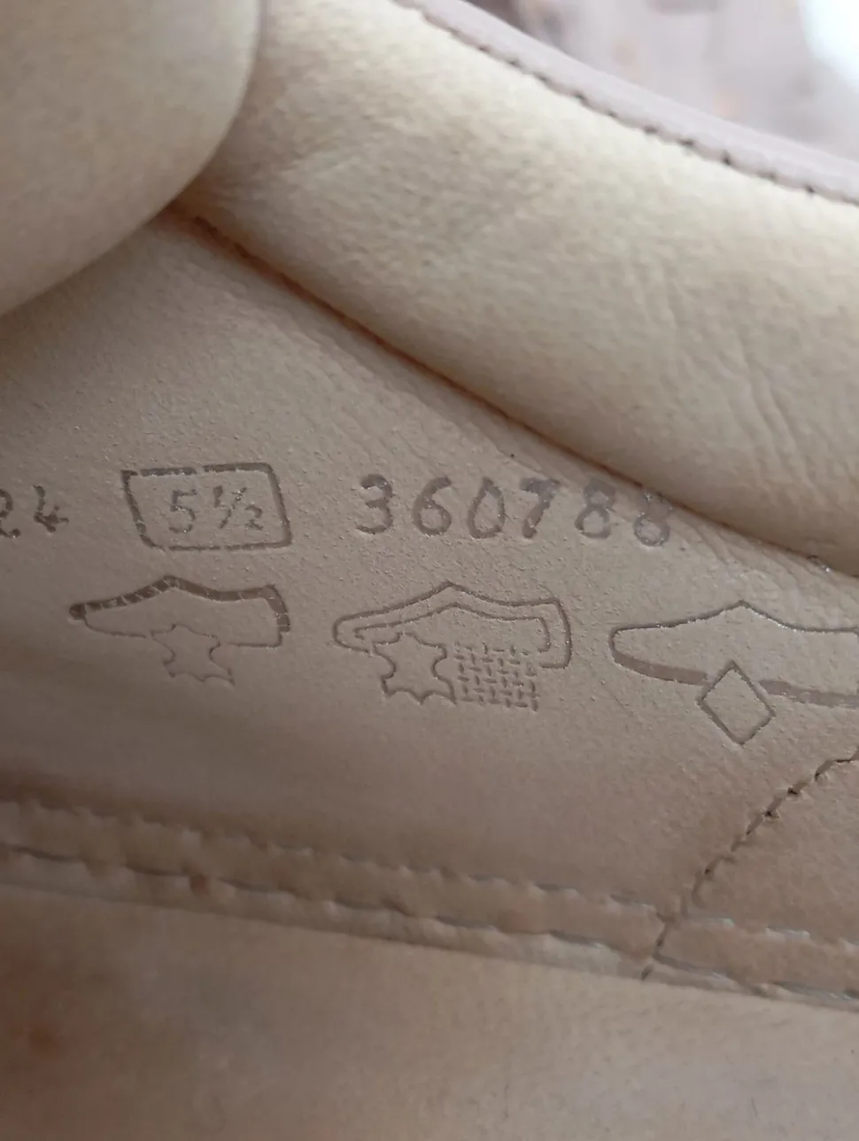 Schlüpfschuhe Größe 38