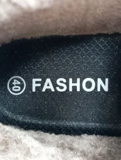 Schlüpfschuhe Größe 40