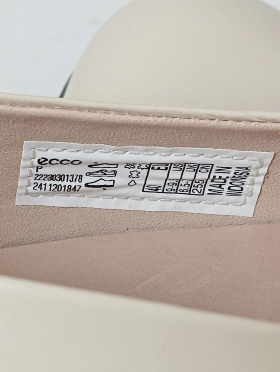 Schlüpfschuhe Größe 40