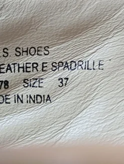 Schlüpfschuhe Größe 37