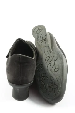 Schlüpfschuhe Größe 35