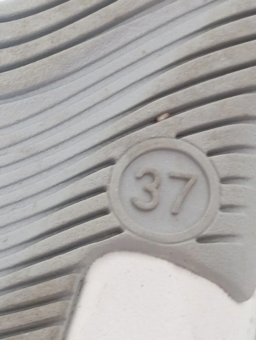 Schlüpfsneaker Größe 37