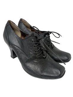 Schnürschuhe Größe 37