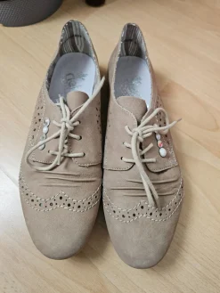 Schnürschuhe Größe 39