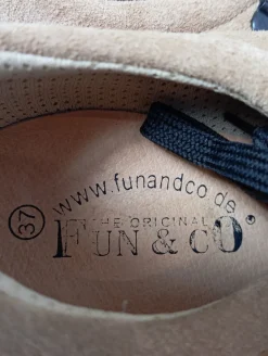 Schnürsneaker Größe 37