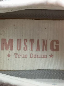 Schnürsneaker Größe 38