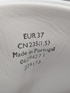 Schnürsneaker Größe 37