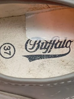 Schnürsneaker Größe 37