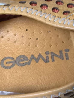 Schnürsneaker Größe 38