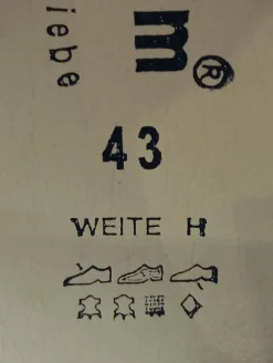 Schnürsneaker Größe 43